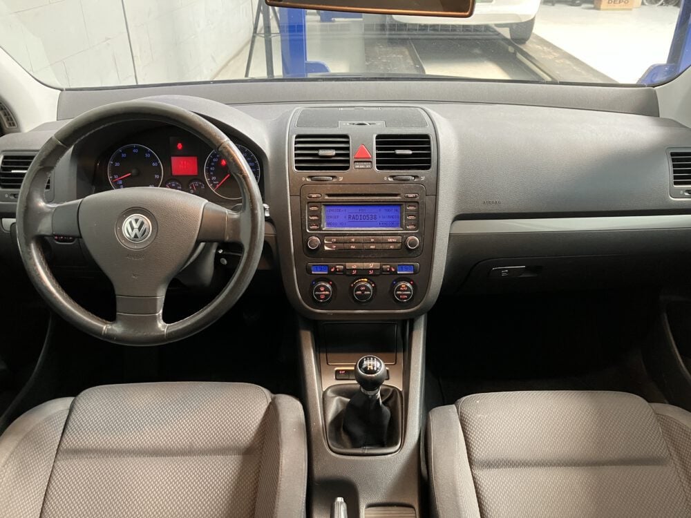 Volkswagen Golf 1.6 FSI Trendline