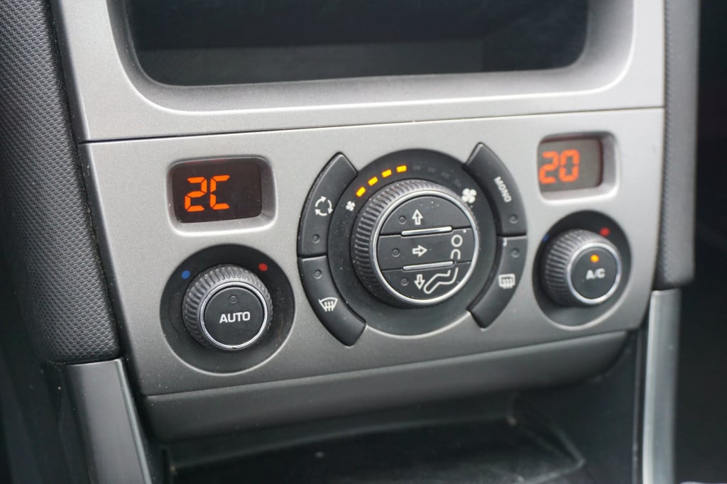 Peugeot 308 1.6 vti xt airco / cruise / stoelverw. / elektr. ramen / parkee