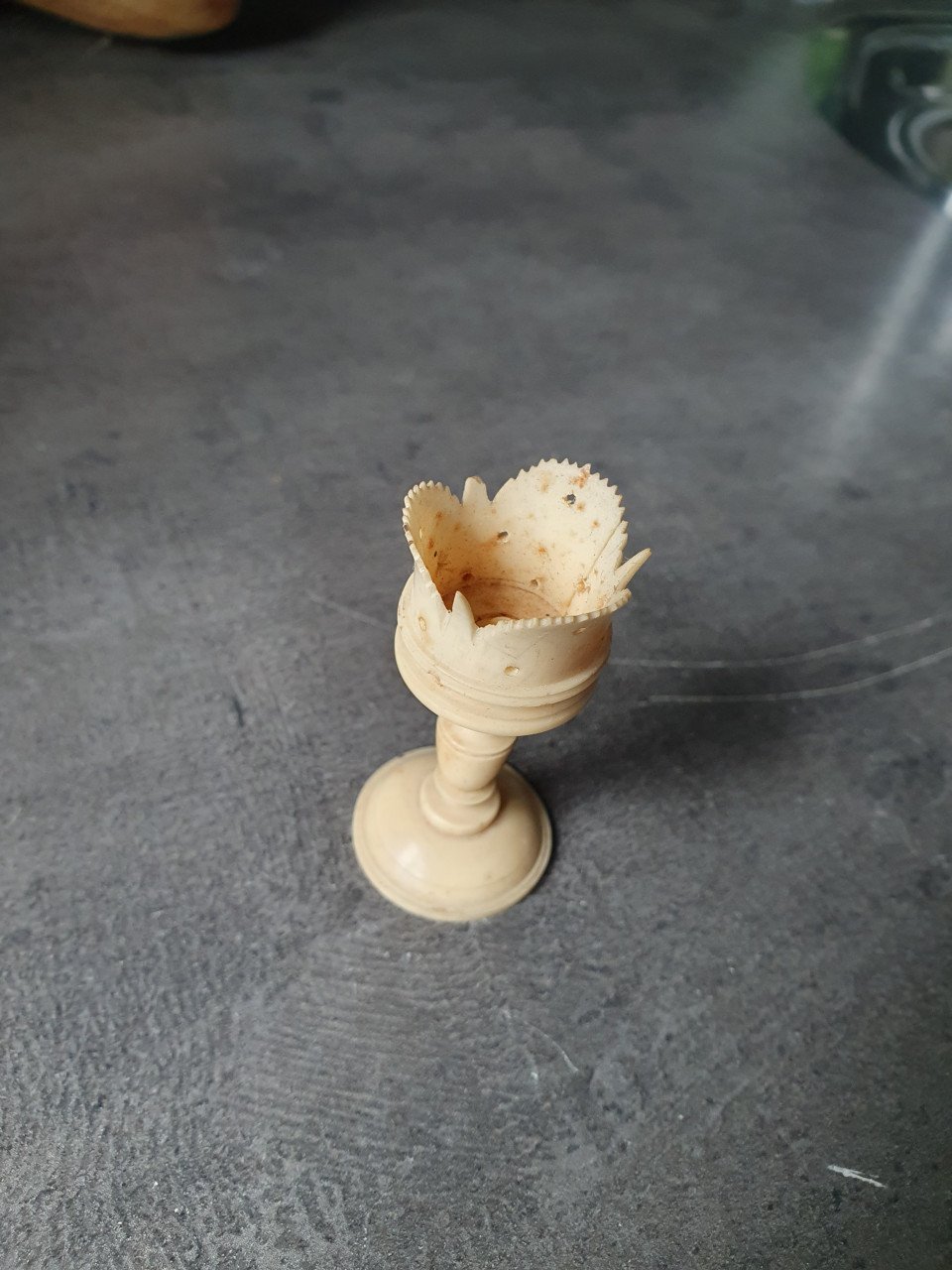 Antieke toren van been voor een schaakspel nodig?