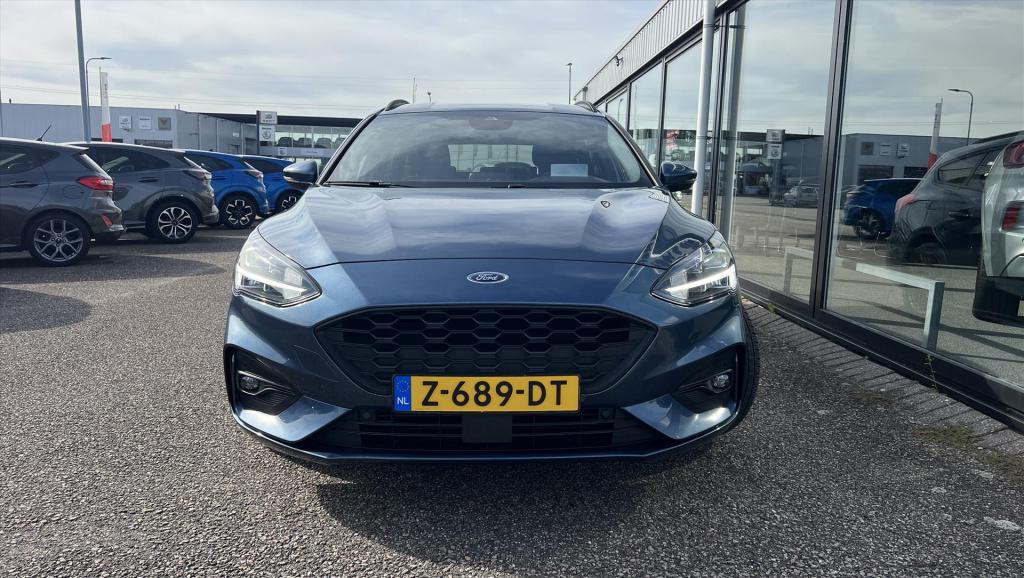 Ford Focus 1.0 ecoboost 125pk st line , trekhaak , carplay , climate contro