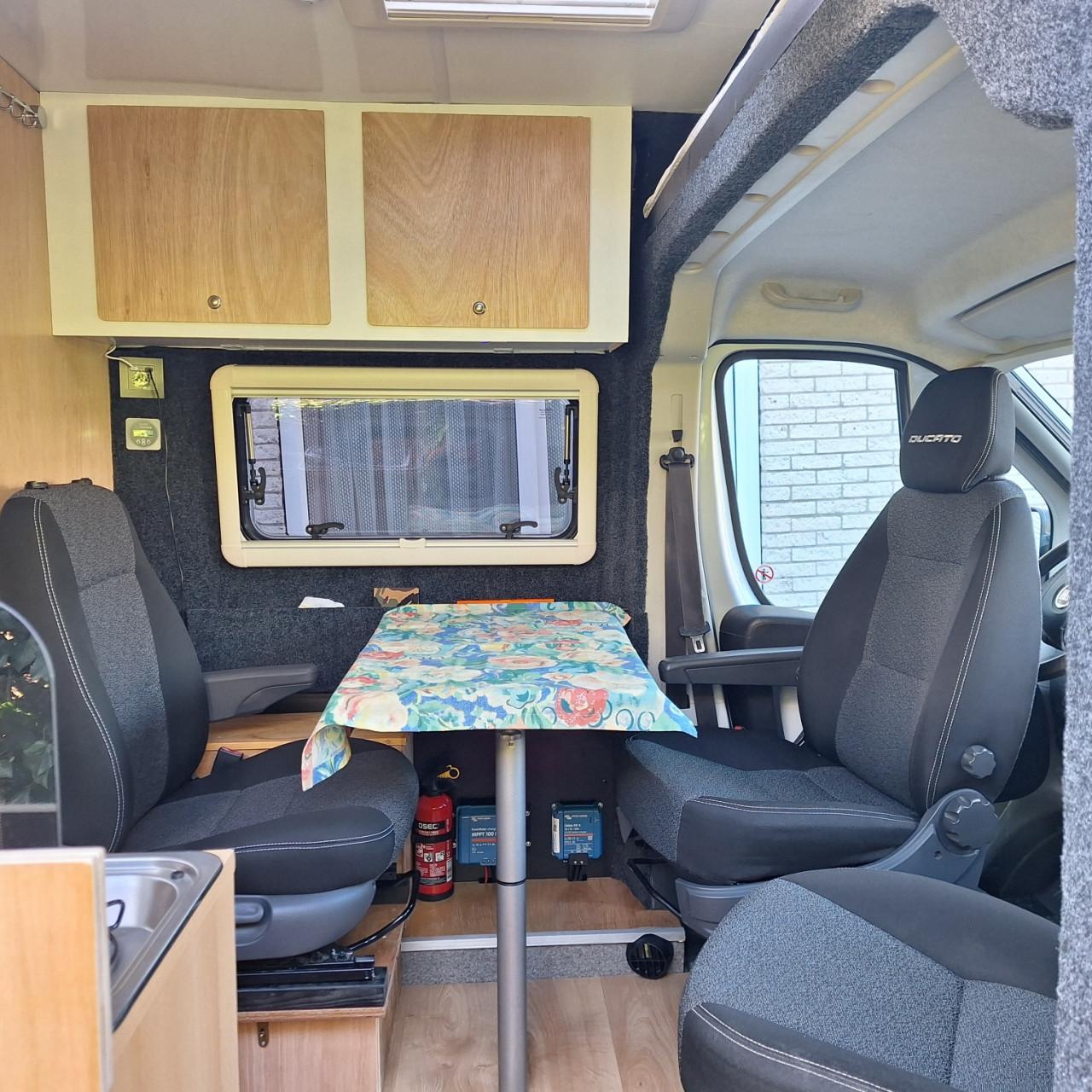 Zeer complete buscamper Fiat Ducato AUTOMAAT van 2019
