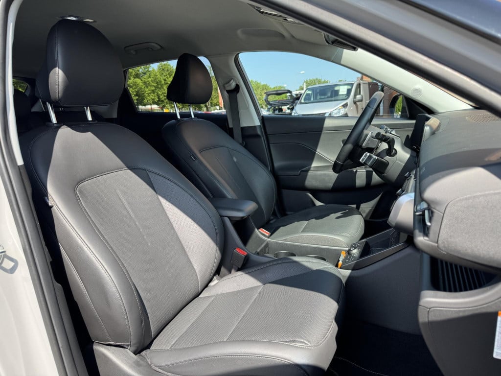 Hyundai Kona 1.6 gdi hev premium | two-tone lakkleur | stoelverwarming + -v