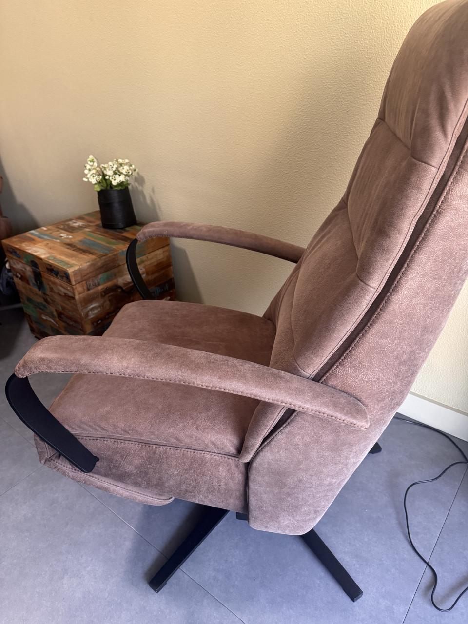 Prominent  Sta-op fauteuil C-100