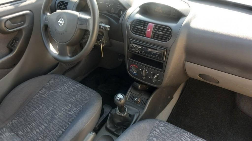 Opel Corsa 1,2 16v Comfort 5deurs bj:2001 apk 7-2027