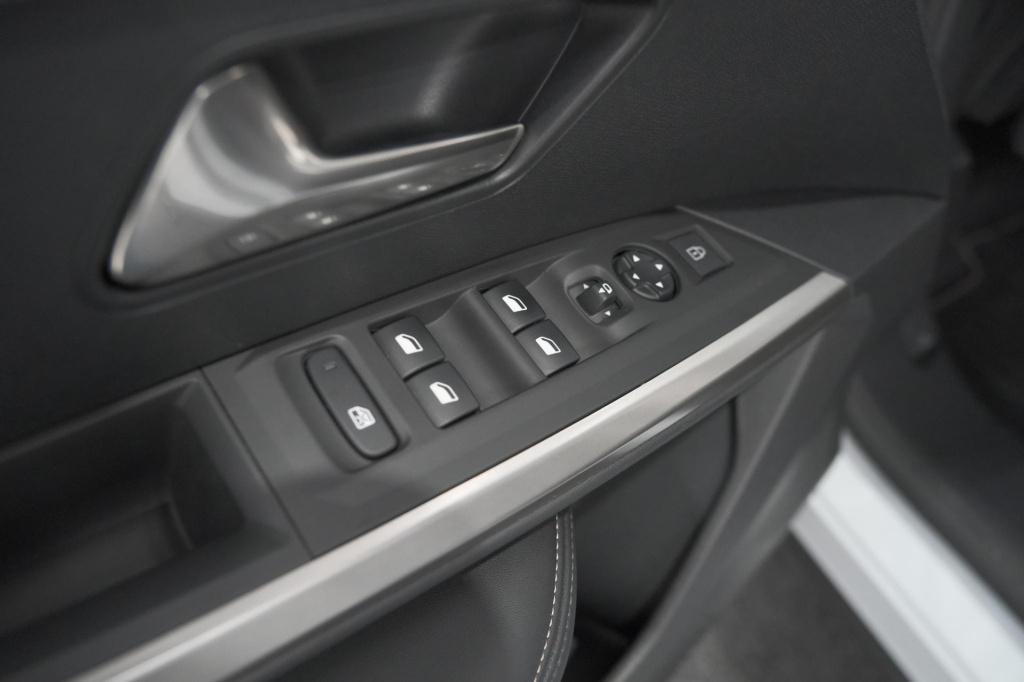 Peugeot 5008 hybrid 136 e-dcs6 allure | 7 zitplaatsen | camera | stoelverwa