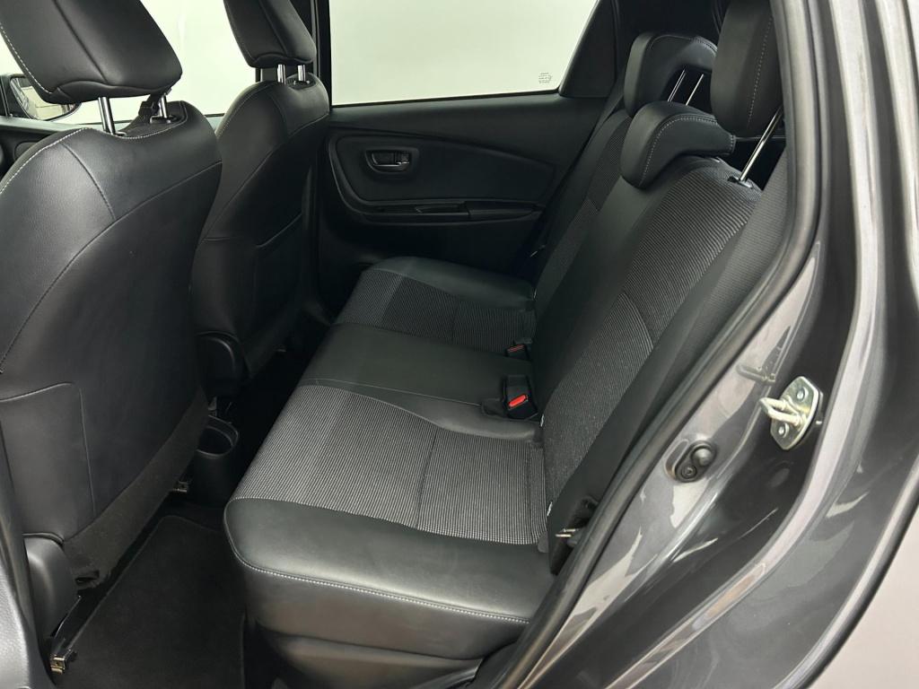 Toyota Yaris occasion 1.5 hybrid premium | airco | grijs | tweedehands toyo