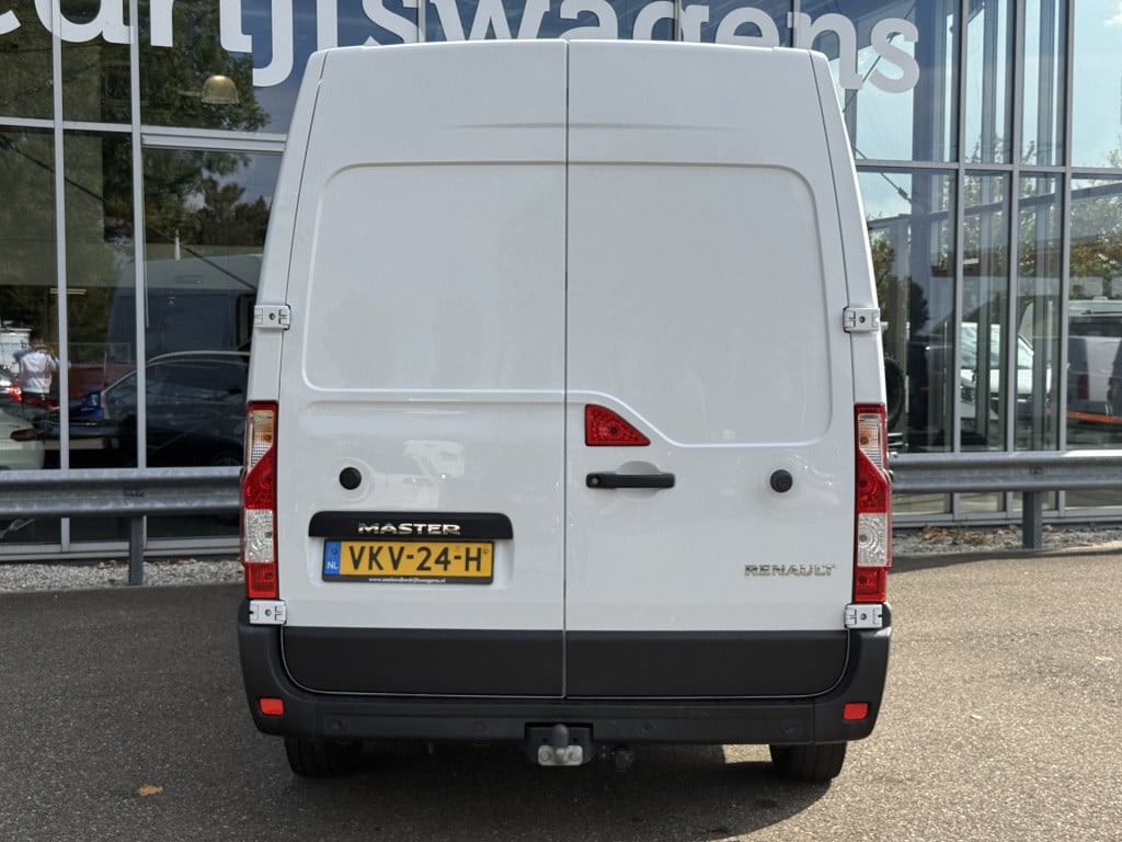 Renault Master t35 2.3 dci 135 l2h2 | trekhaak | navi | carplay | cruisec. 