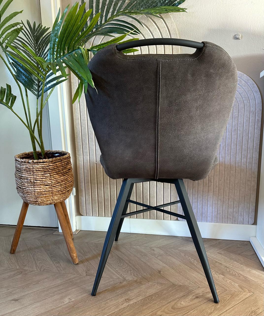 5x Z.G.A.N. eetkamer stoelen
