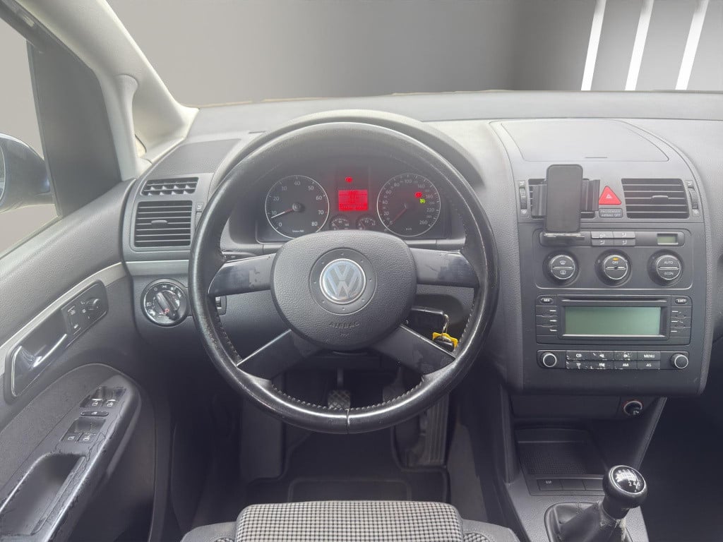 Volkswagen Touran 1.6-16v fsi highline clima cruise trekhaak