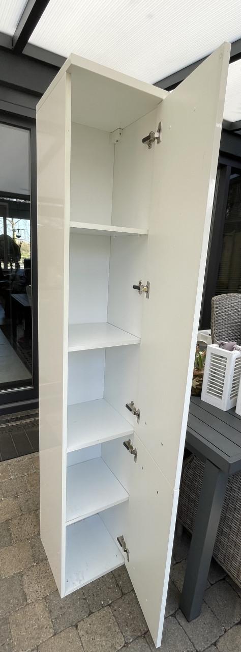 Witte hoogglans kolomkast