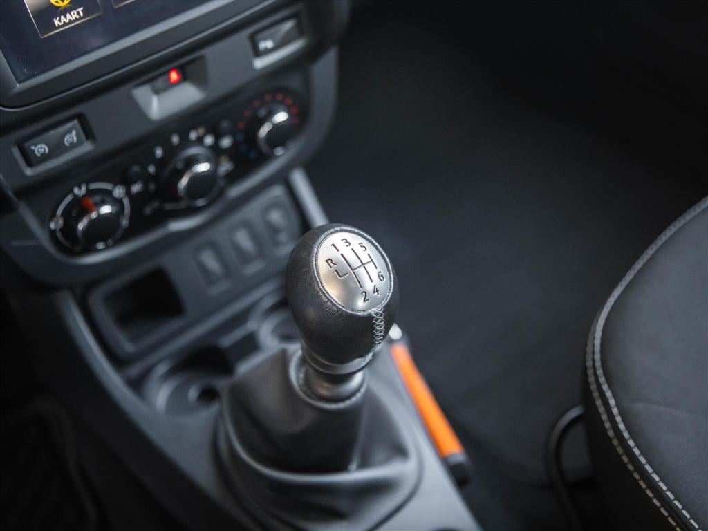 Dacia Duster tce 125pk 4x2 prestige | trekhaak | navigatie | airco | park. 
