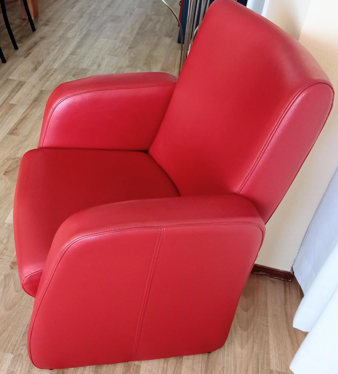 Leuk rood stoeltje