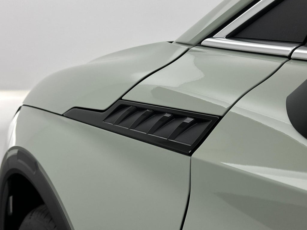 Skoda Elroq business edition tour elektromotor 210 kw / 286 pk