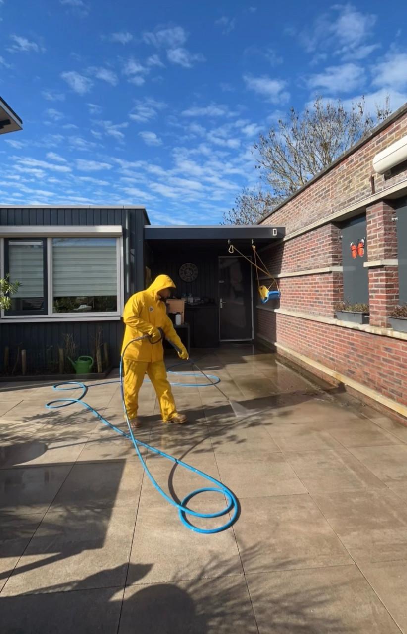 Uw buitenomgeving weer laten stralen? Spik & Span Zeeland helpt u graag!