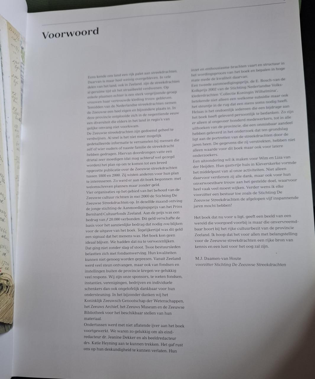 De Zeeuwse streekdrachten 1800-2000, door Jeanine Dekker (eindred.)