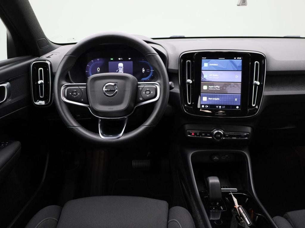 Volvo XC40 recharge core 70 kwh | automaat | apple carplay / android auto |
