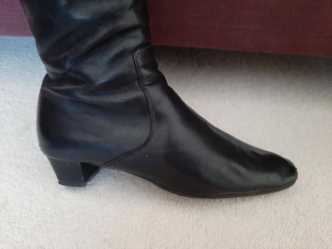 Chique Italiaanse laarsen maat 40. Merk Nalini.