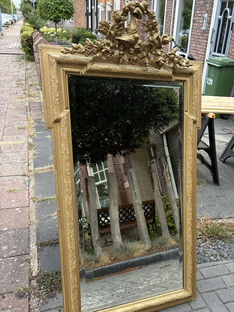 Brocante spiegel met houten lijst