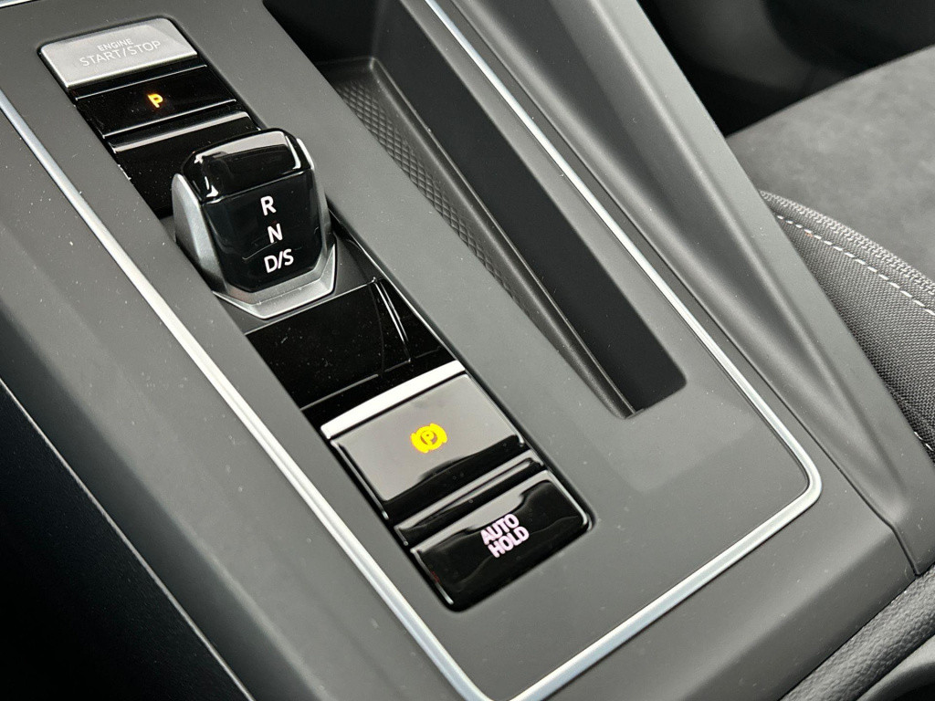 Volkswagen Golf variant 1.5 etsi life business dsg7 130pk