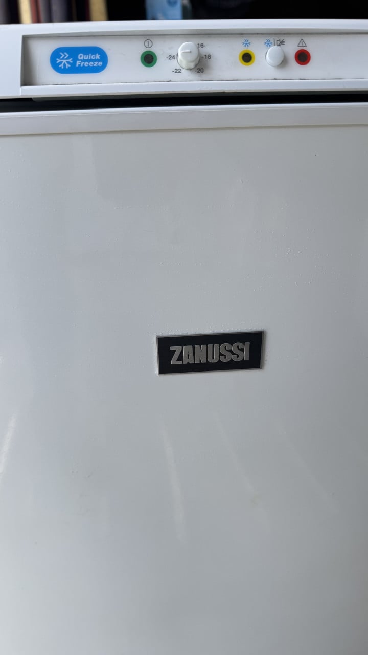 Zanussi vriezer  ZGAN.