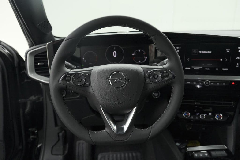 Opel Mokka turbo 130 at ultimate | camera | dodehoekdetectie | massage | ad