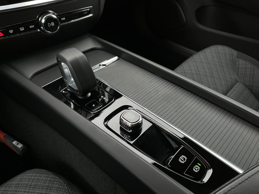 Volvo V60 2.0 b3 core aut. | auto pilot | carmera | stoel/stuurverw. | keyl