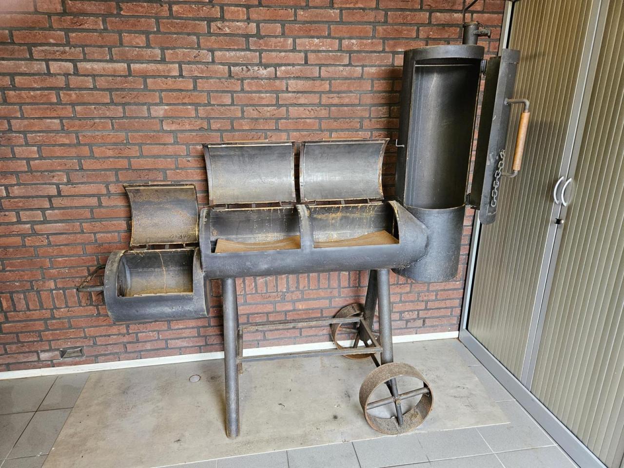BBQ Smoker