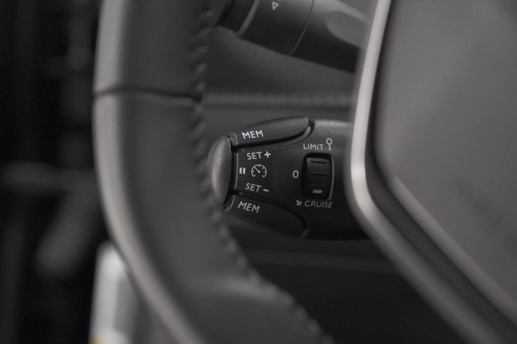 Peugeot 2008 puretech 100 allure | apple carplay | parkeersensoren | climat