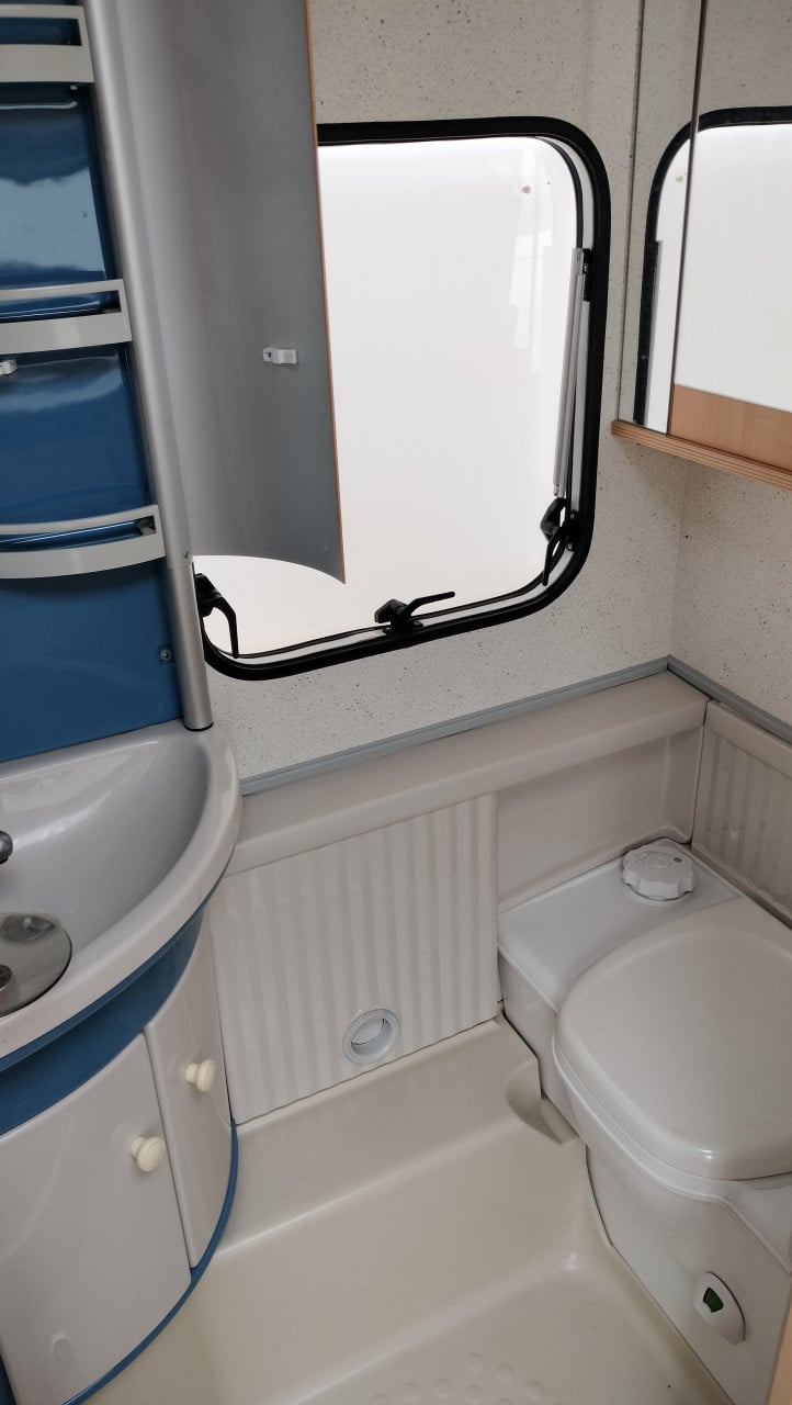 Burstner Ventana 435 met voortent
