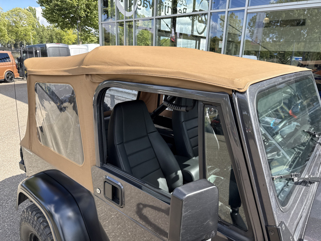 Jeep Wrangler 4.0i sport | gerestaureerd | bullbar | sidebars | trekhaak