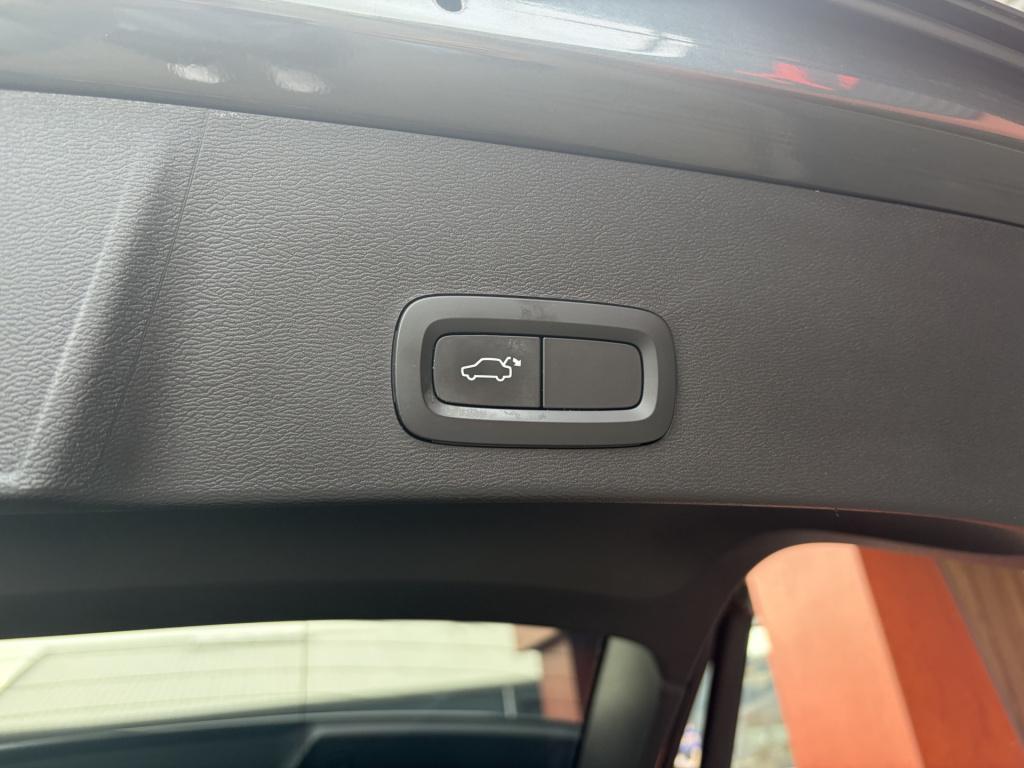 Volvo XC40 2.0 t4 inscription automaat | leer | pano | 19''