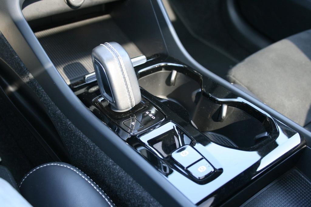 Volvo XC40 1.5 t5 recharge r-design / pano / 360camera / h&k
