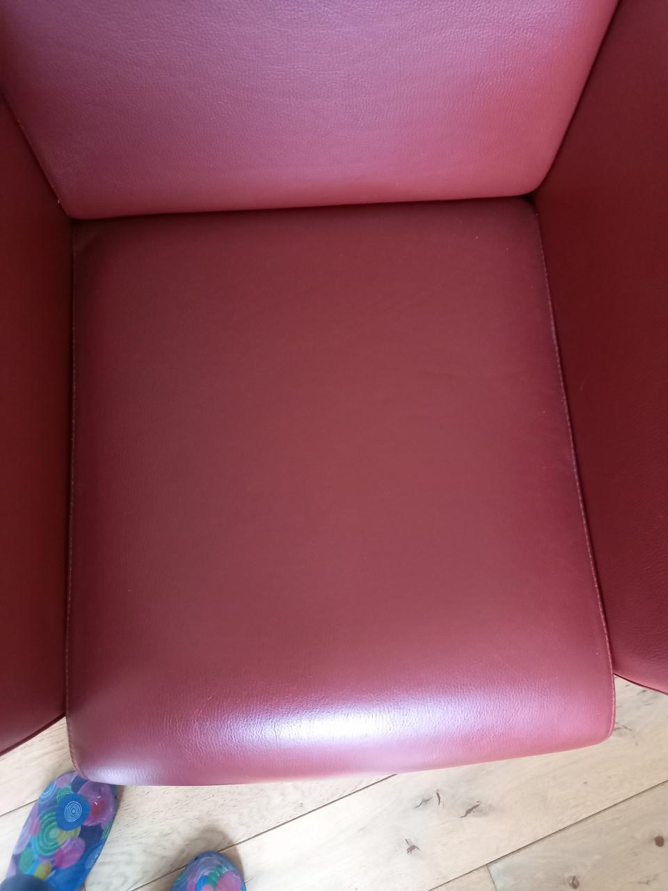 Te koop 2 Donkerrood Leren  Fauteuils