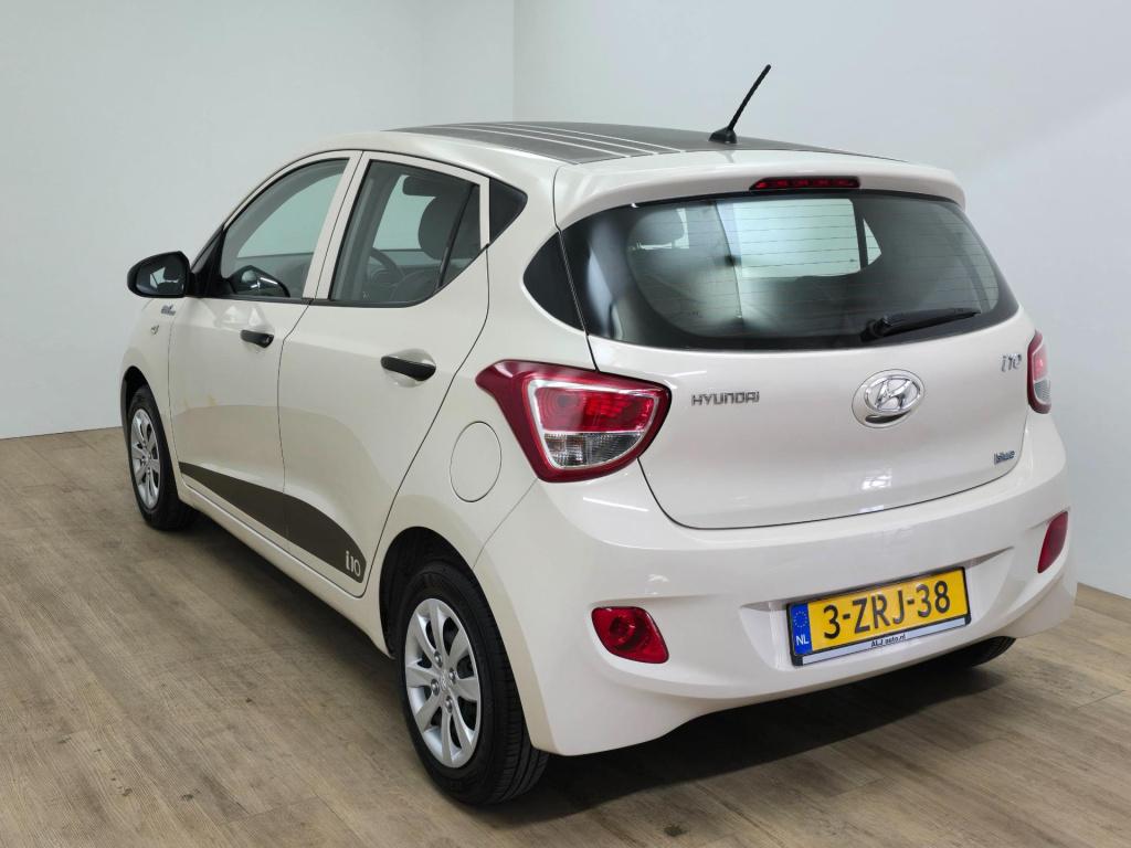 Hyundai I 10 occasion 1.0i i-motion | creme | tweedehands hyundai i10 | air