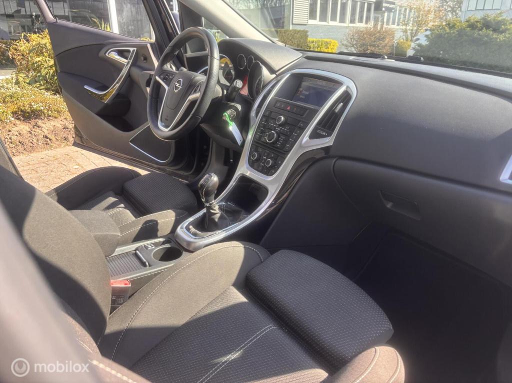 Opel Astra 1.4 turbo sport navi