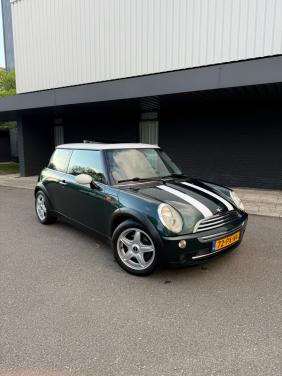 Mini cooper 1.6 PANO/CRUISE/NWAPK