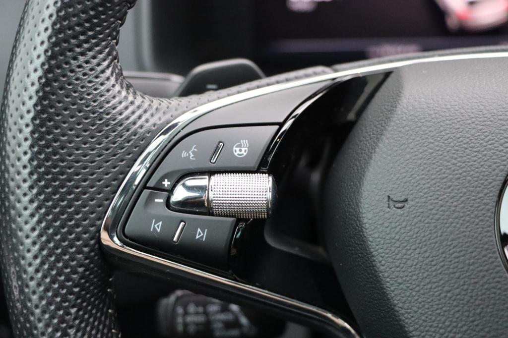 Skoda Karoq 1.5 tsi act sportline business