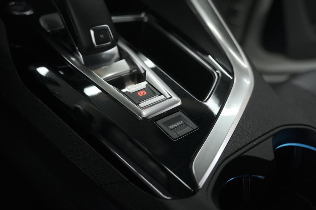 Peugeot 3008 puretech 130 eat6 allure | camera | dodehoekdetectie | elektri