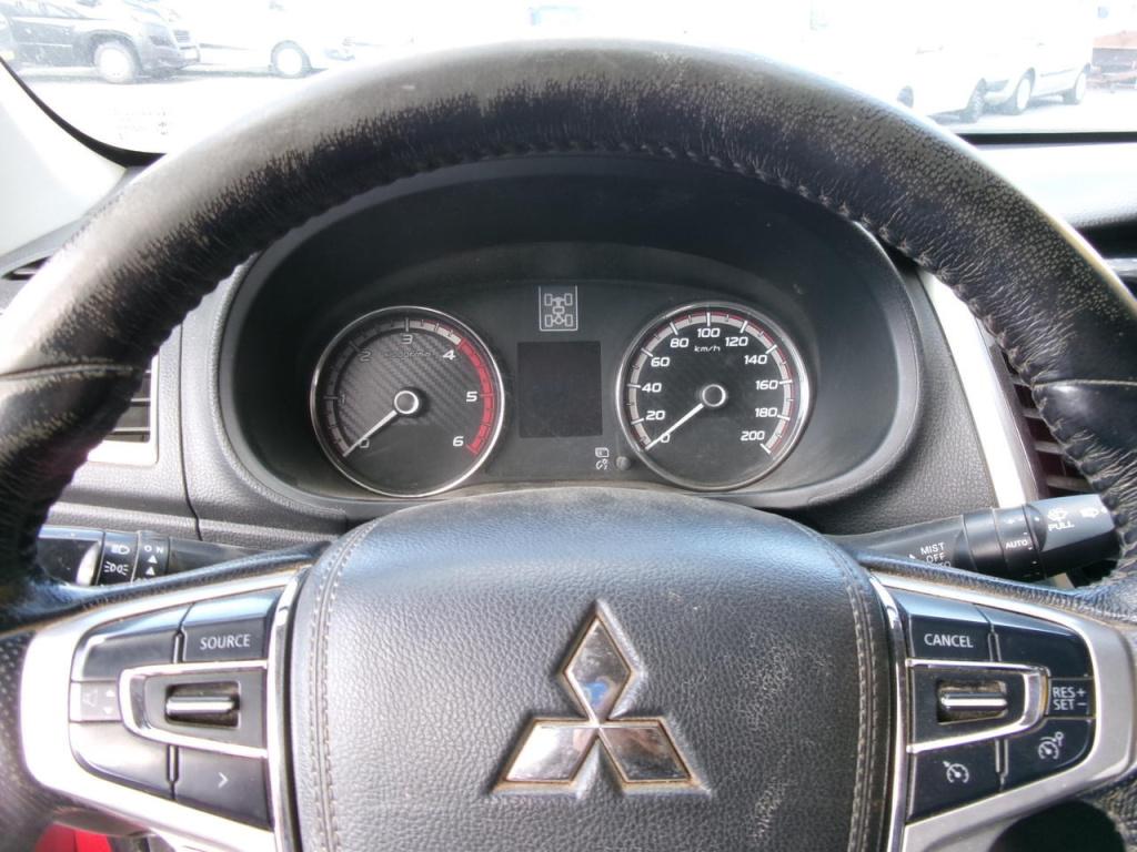 Mitsubishi L200 2.4 di-d 4x4 airco 4wd ( lees tekst!! )