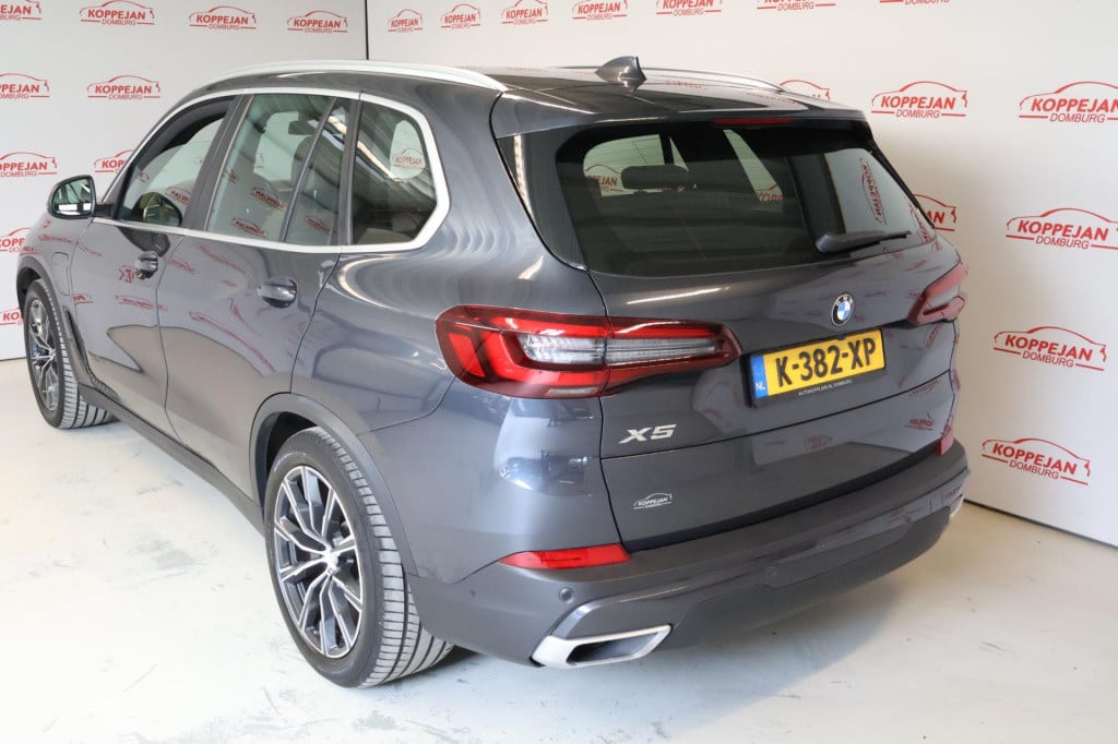 BMW X5 xdrive45e high executive nl auto, memory, luchtvering, carplay & and