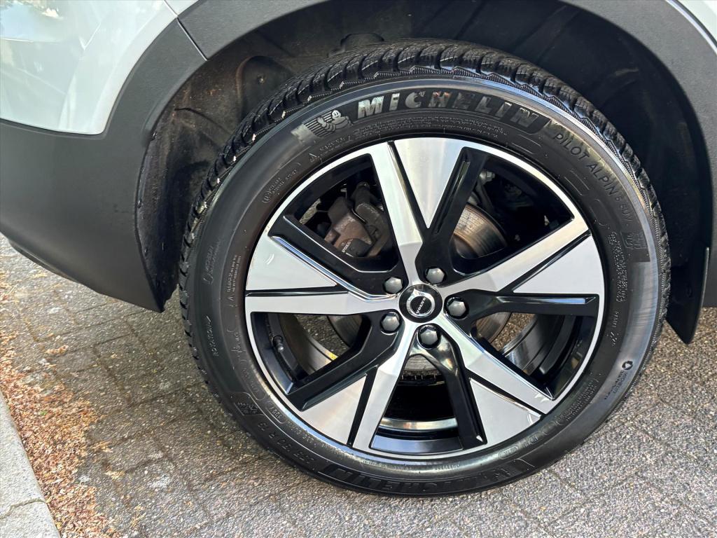 Volvo XC40 1.5 t4 recharge r-design| panoramadak|half leder|el. stoelen| ph