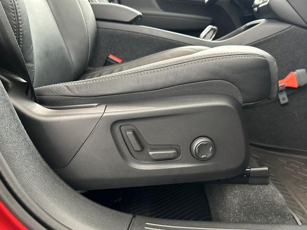 Volvo XC40 t5 262pk recharge ultra dark| adap.cruise| pano| 360camera| trek