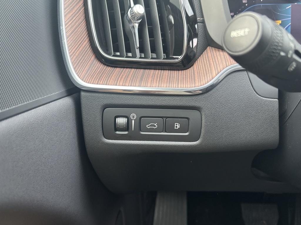 Volvo XC60 t6 398pk recharge bright inscription| luchtvering| adap.cruise|