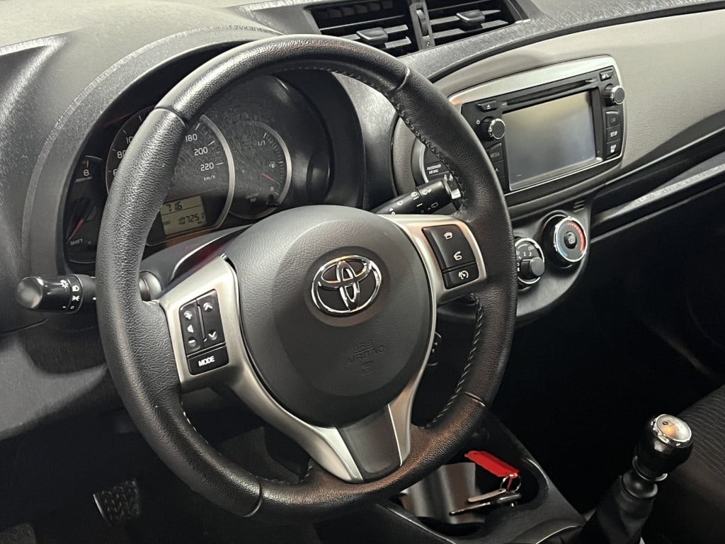 Toyota Yaris 1.3 vvt-i aspiration | airco | camera |