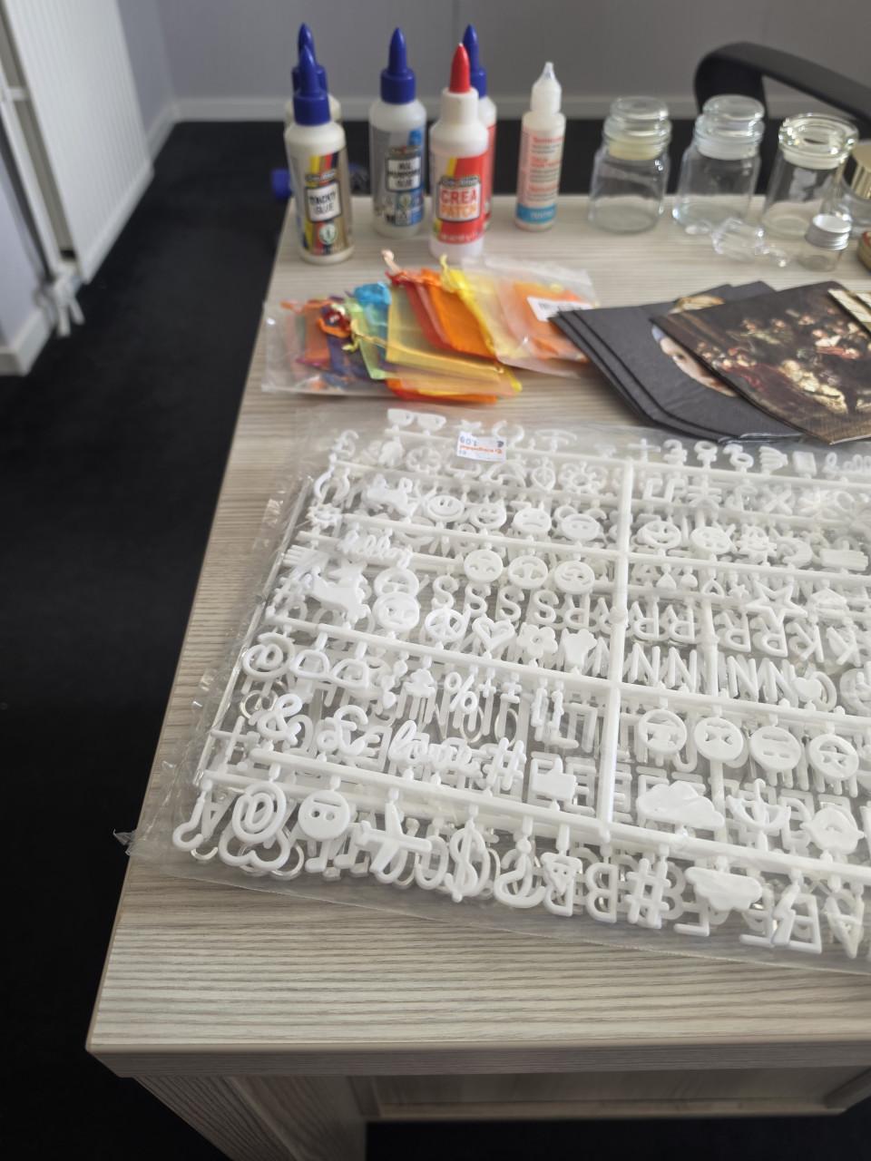 Veel Kunstbloemen enz!! voor hobby