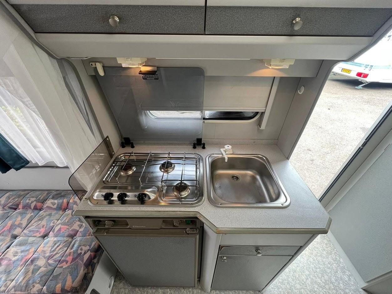 Caravan 4 persoons inclusief inboedel