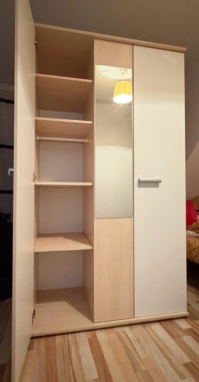 Kledingkast + boekenkast + nachtkastje