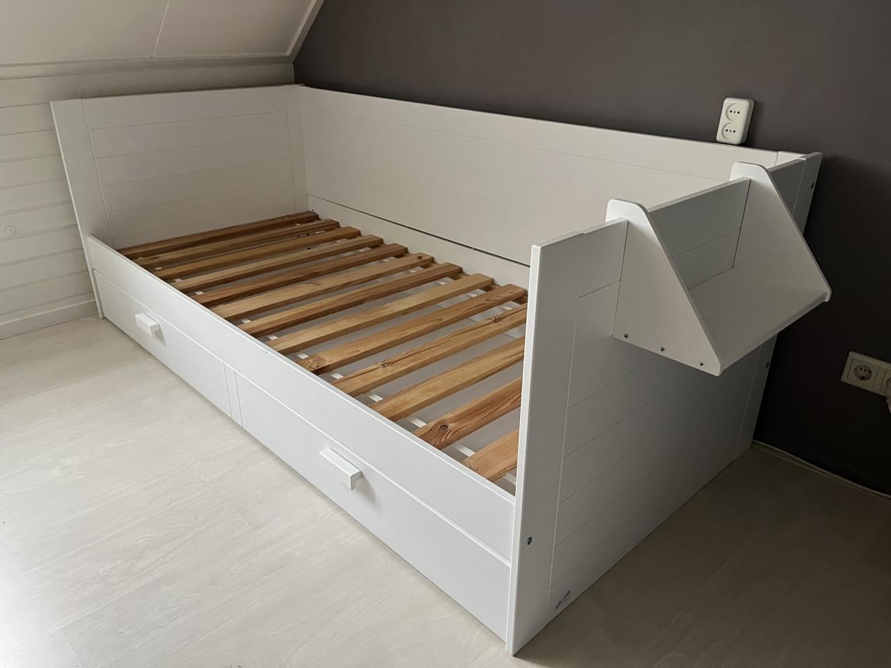 Eenpersoonsbed 200 x 90 cm