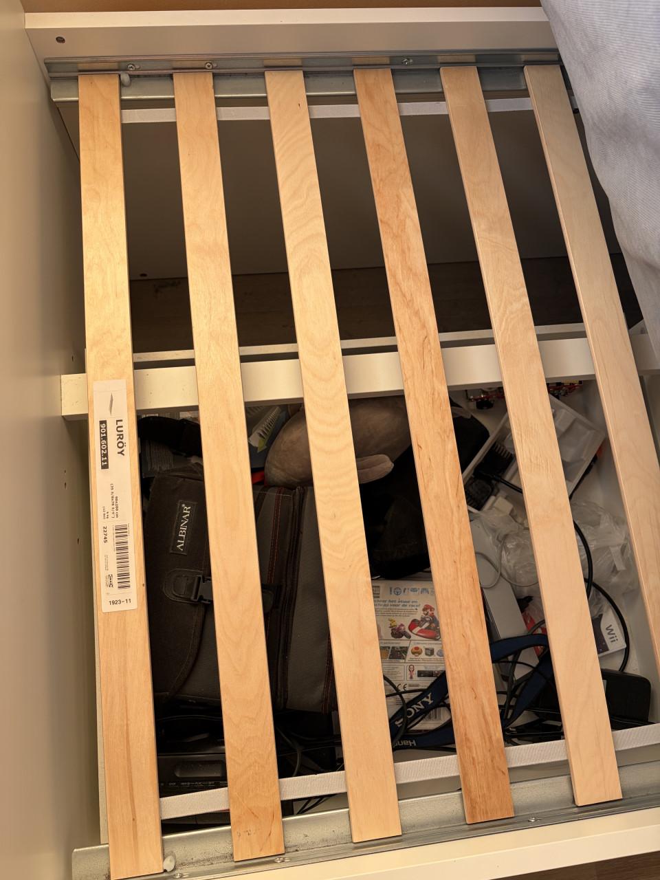 IKEA bed met 4 lades, lattenbodem en matras