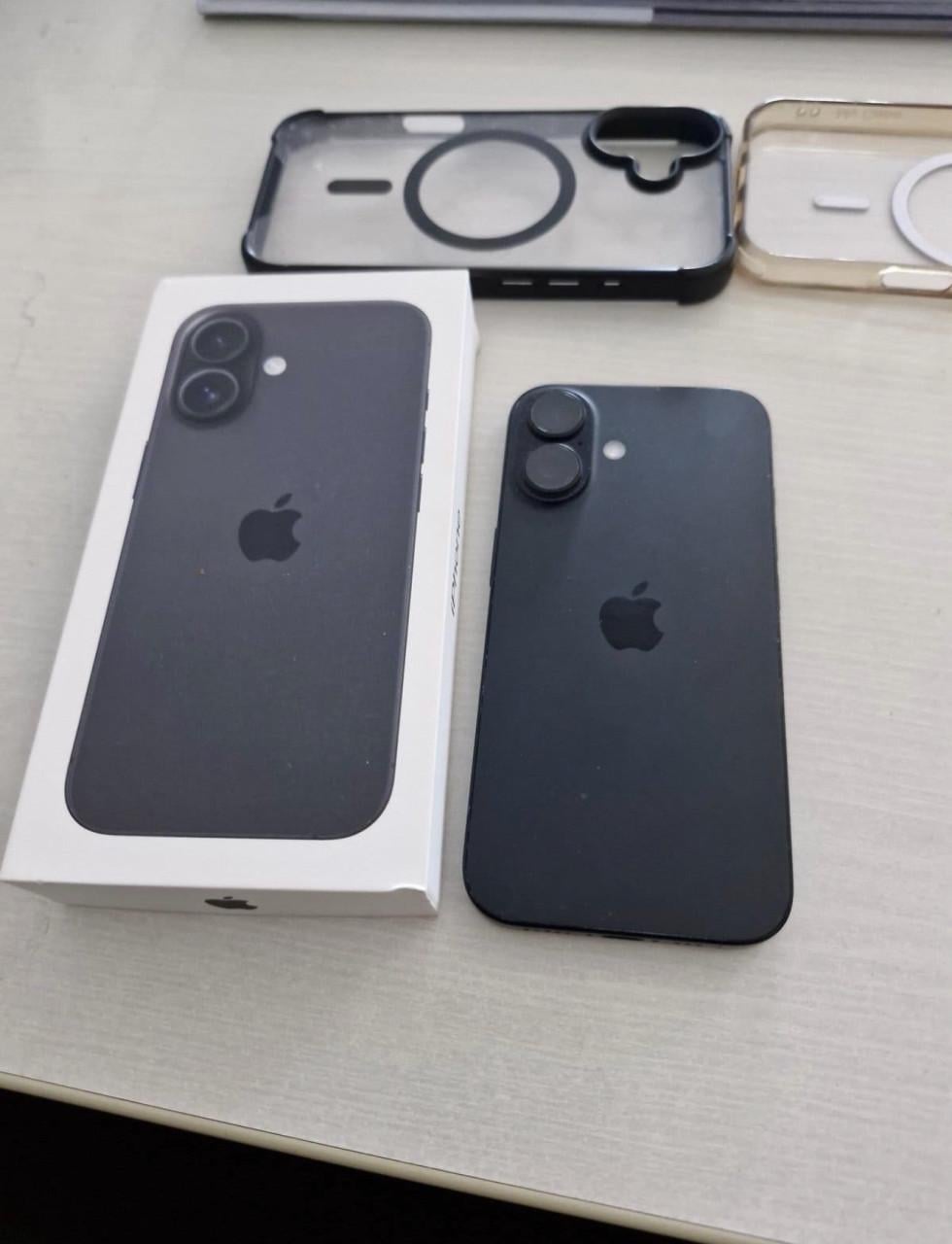 IPhone 16 128GB | Als nieuw